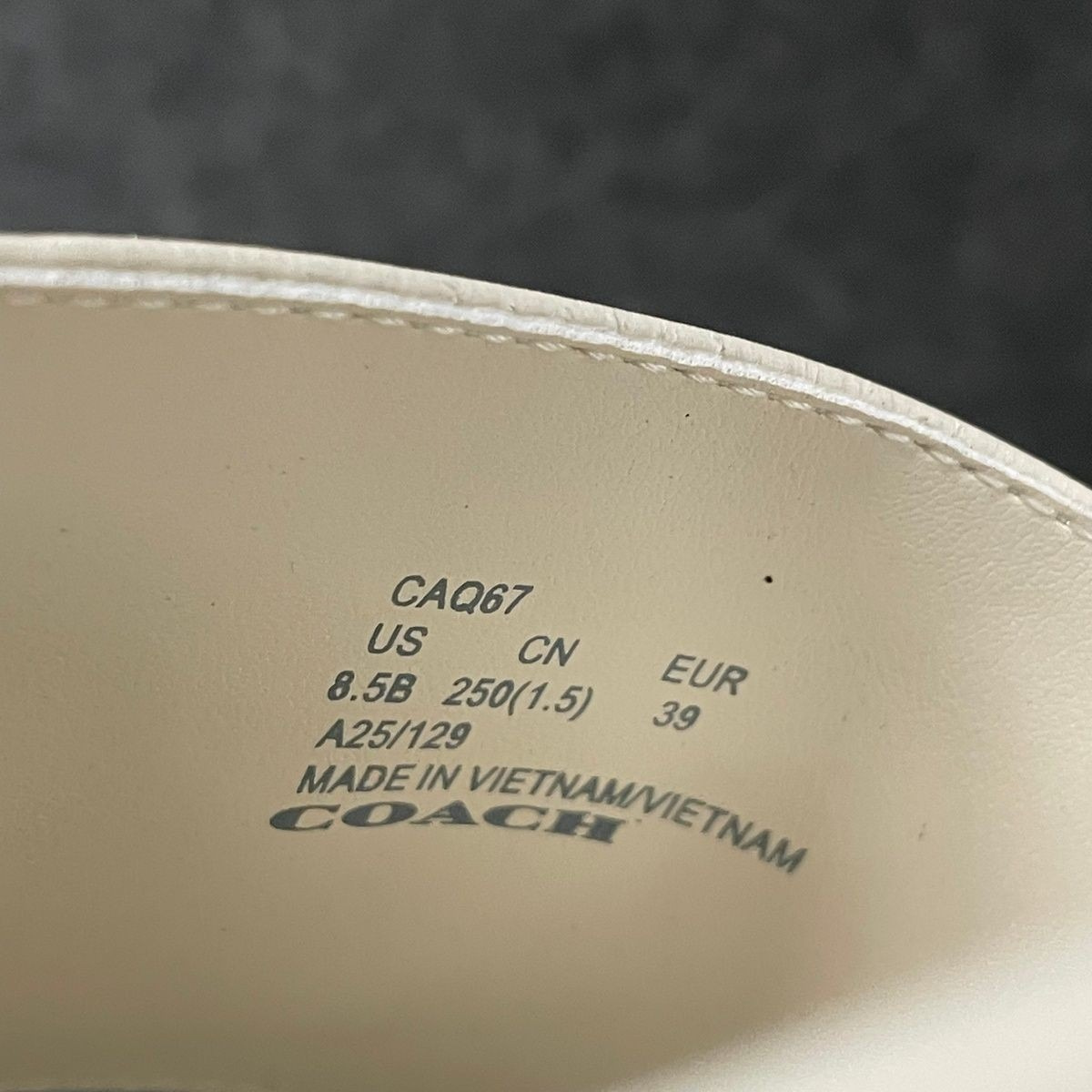 COACH LOCKUP LEATHER SLIDE SANDAL