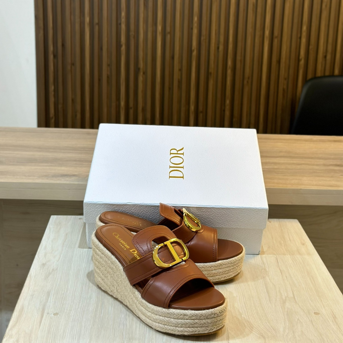 DIOR BOBBY MEDIUM BAG AND 30 MONTAIGNE WEDGE SLIDE SET