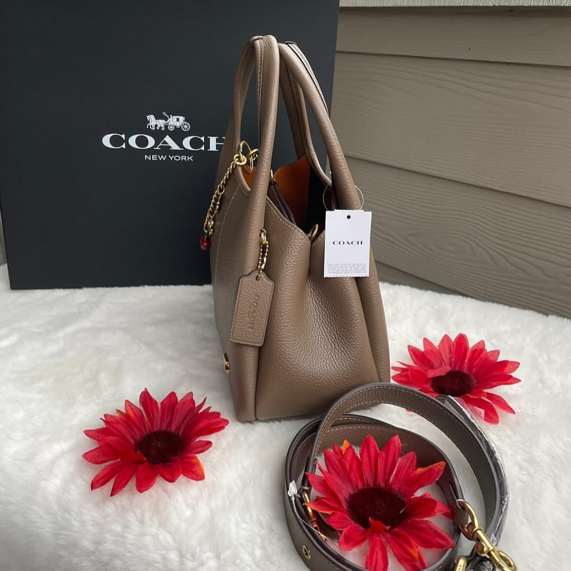 COACH LANA SHOULDER 23 BROWN
